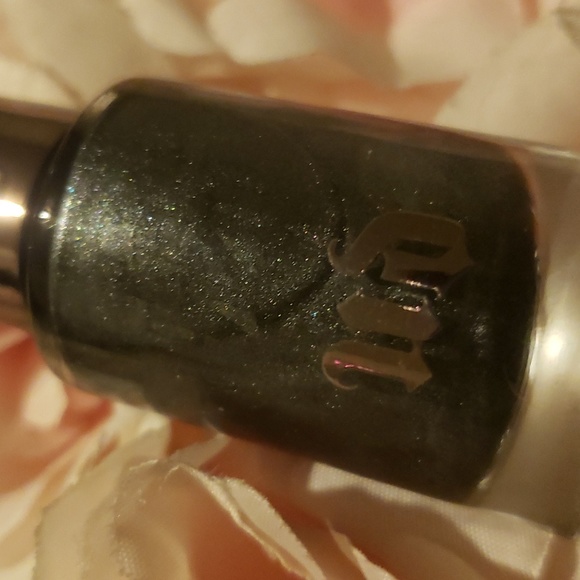 💙🌟🧚‍♀️UZI Urban Decay DISCONTINUED Nail Color NWOBOX - Picture 5 of 5